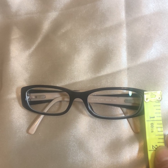 Chanel Small Prescribe Eyeglasses. - Picture 8 of 16